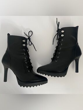 Michael Kors Kyle Leather Lace-Up Stiletto Boot in Black - Size 6
